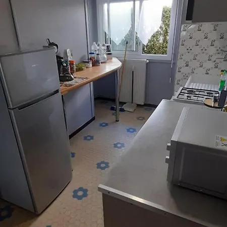 Agreable De 80m2 Dans Maison 公寓